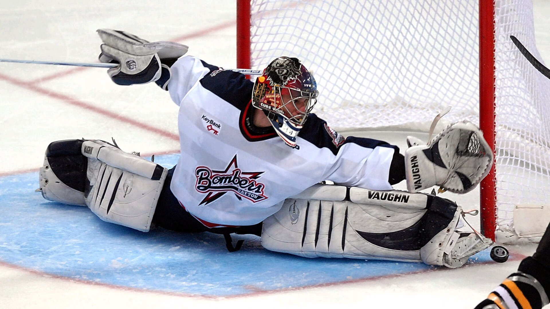 开云-切尔西门将关键扑救保障球队胜利，切尔西一场比赛报废两门将